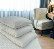 Load image into Gallery viewer, Molded Solid Latex Pillow